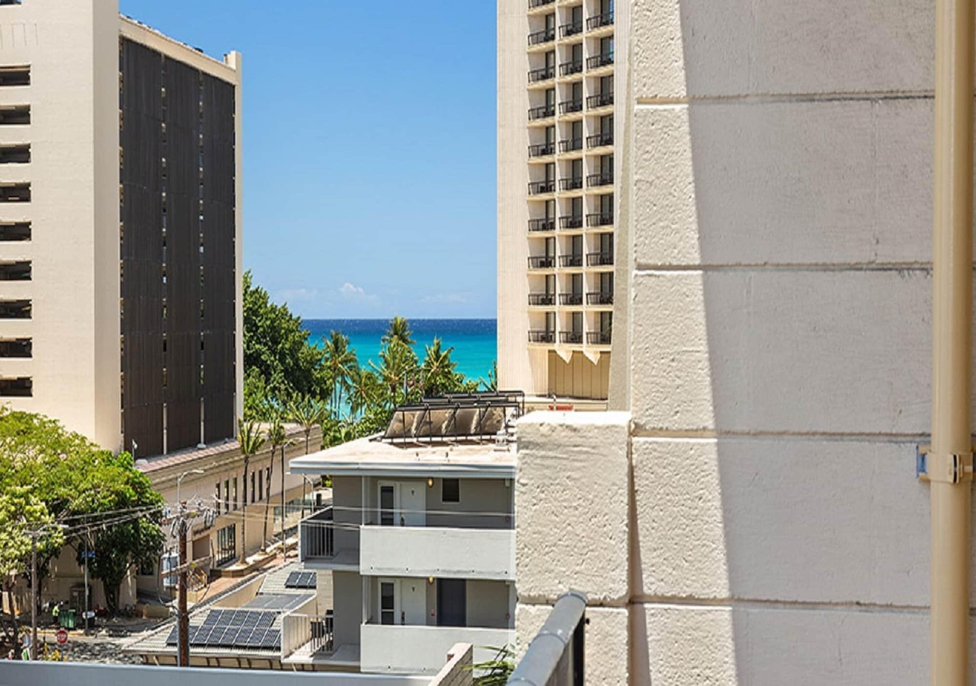 Castle Bamboo Waikiki Hotel Honolulu Bagian luar foto